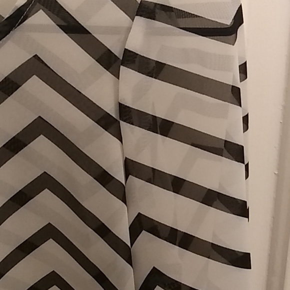 EUC Small  Semi-sheer off-white/black top - Picture 3 of 6